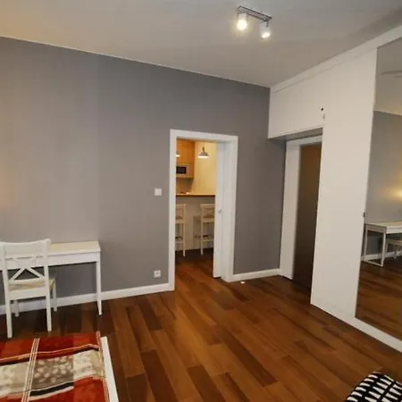 24 Melsztyn Apartment *